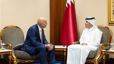 رئيس الوزراء وزير الخارجية القطري يستقبلان المبعوث الأميركي إلى سوريا 