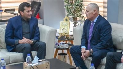 وزير الرياضة يهنئ أبو ريدة بعد فوزه بالتزكية نائبا لرئيس الاتحاد العربي