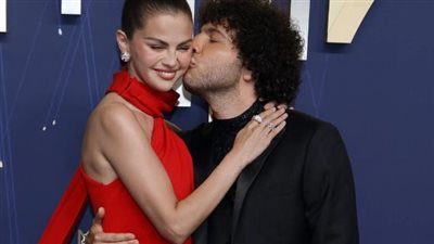   سيلينا جوميز تتألق بإطلالة ساحرة في حفل جوائز إيمي 2025 