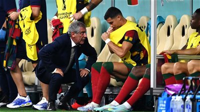 المدرسة السويسرية أم البرتغالية؟ .. الأهلي يفاضل بين فيشر ومدرب رونالدو