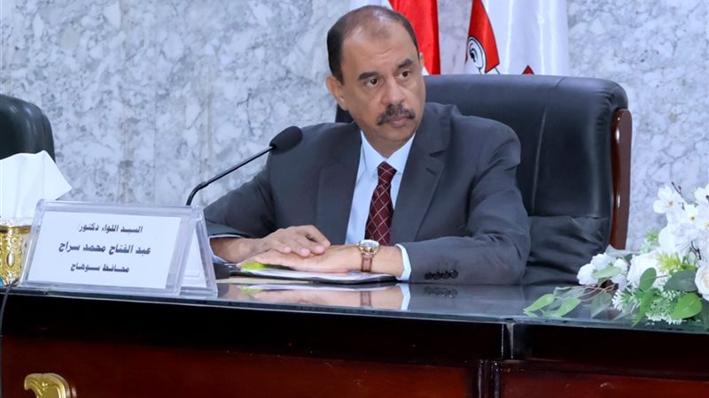 محافظ سوهاج خلال