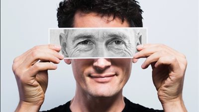 في عمر الـ 44 و60.. يمكن أن يكبر الشخص بين عشية وضحاها