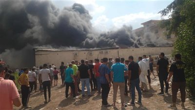 حريق هائل يلتهم مصنع قطن بقرية الراهبين بسمنود بمحافظة الغربية