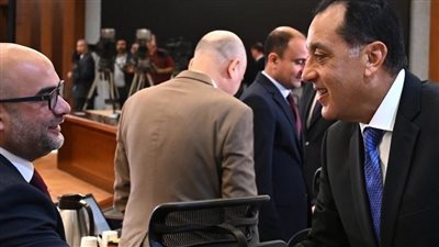 بحضور رئيس تحرير «نيوز رووم» أحمد صبري.. مدبولي يجتمع مع رؤساء تحرير الصحف