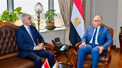 وزير الري يلتقي وزير الأشغال البحريني لمناقشة سُبل التعاون بين مصر والبحري