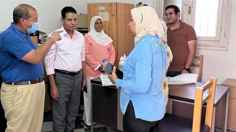 وكيل صحة الأقصر يتابع