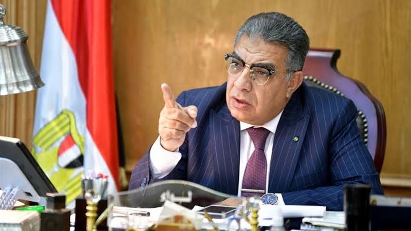 القمامة تحاصر قرية