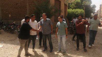 ضمن الموجة 27.. هدم عقار آيل للسقوط بمنطقة حوض الـ18 بالأقصر