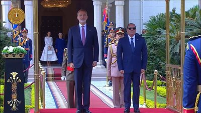 أناقة وحضور.. لحظة استقبال السيدة انتصار السيسي لملكة إسبانيا