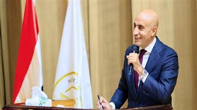 فصل طالب وإحالة ولي أمره إلى النيابة بعد اعتدائه على معلم بالقليوبية