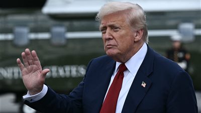 صور صادمة لترامب وإبستين علي جدران قلعة وندسور.. والقبض علي المتورطين