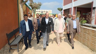 محافظ بني سويف يتابع جاهزية مدارس ببا استعداداً للعام الدراسي الجديد 2025/2026