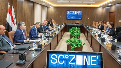 رئيس اقتصادية قناة السويس يستقبل وفد البنك الأوروبي EBRD لبحث أوجه التعاون 