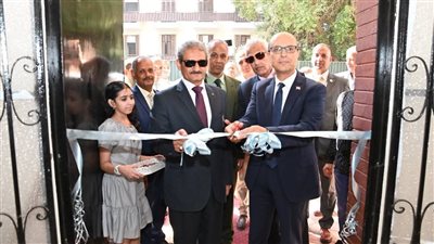المنشاوي يفتتح وحدة النهايات الطرفية بمجمع الخدمات بجامعة أسيوط  