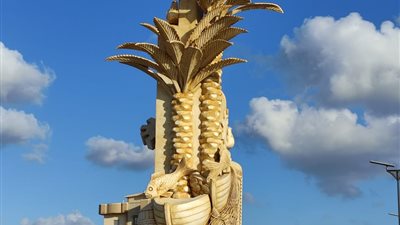 وضع اللمسات الأخيرة لميدان إدكو  كرمز حضاري يجسد هوية المدينة وتاريخها العريق 