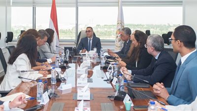 وزير الاستثمار يبحث مع البنك الأوروبي لإعادة الإعمار سبل تعزيز التجارة