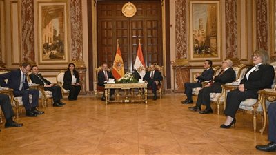 رئيس مجلس الشيوخ يستقبل ملك إسبانيا ويؤكد: عمق العلاقات التاريخية بين البلدين