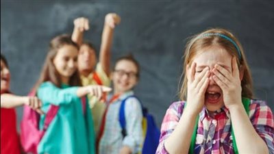  طبيب يكشف لـ نيوز رووم كيف تحمي طفلك من التعرض للسخرية ؟