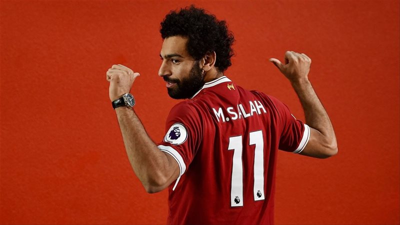ساعة محمد صلاح تخطف