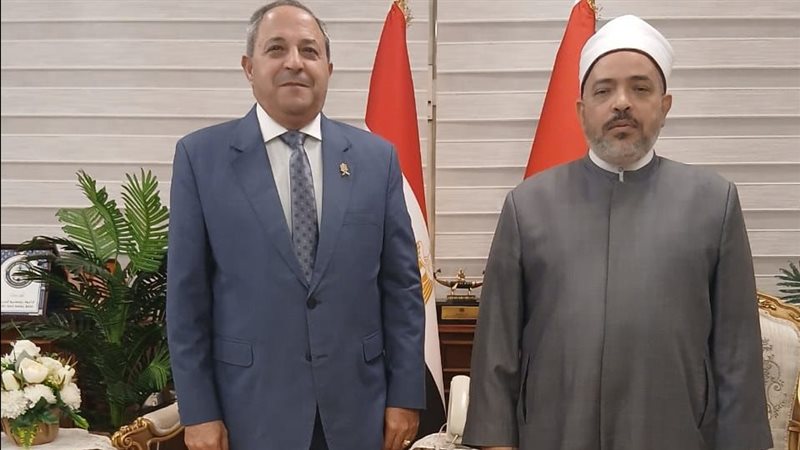 محافظ بورسعيد ووكيل
