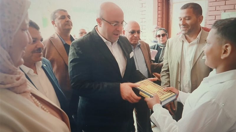 محافظ بنى سويف مع