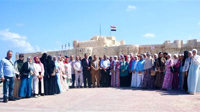 جولة سياحية تاريخية لطالبات جامعة الأزهر المتفوقات إلى قلعة قايتباي