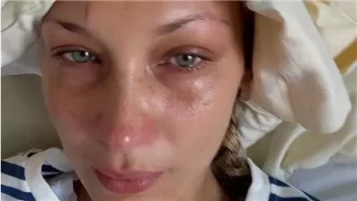 عارضة الأزياء 