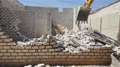 محافظة أسيوط تواصل حملات إزالة التعديات على الأراضي الزراعية من الموجة 27