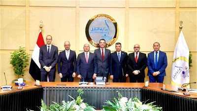 وزير النقل يشهد توقيع 3 عقود مع شركة CAF الإسبانية لصيانة قطارات مترو الأنفاق