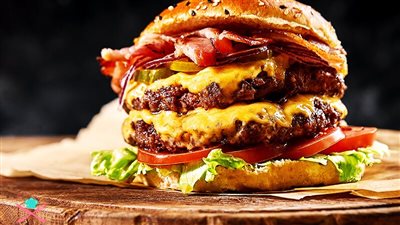 طريقة عمل برجر اللحم في المنزل بسهولة وبمكونات اقتصادية وبمذاق المطاعم 