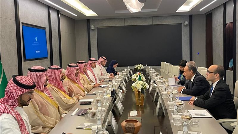 وزير الخارجية ووزير