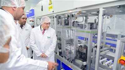 رئيس هيئة الدواء يؤكد على تعزيز صناعة المستلزمات الطبية محليا