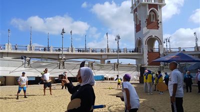 يوم ترفيهي للعبه الركت علي شاطئ جزيرة الدهب رغم غلق شواطئ الإسكندرية 