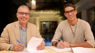 من حراسة المرمى للأدب..  شريف إكرامي يعلن عن توقيع كتابه الجديد من دار ريشة  