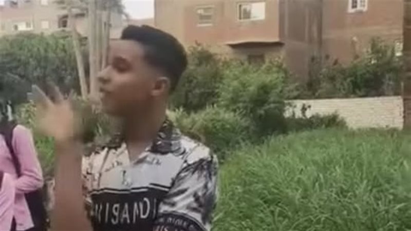 الشاب سائق التوك