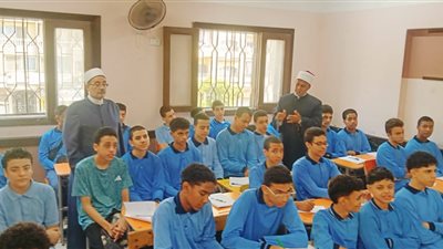 وكيل القطاع للتعليم يتفقد سير انطلاق بدء العام الدراسي بالجيزة