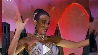 فستان الزفاف يثير جدل واسع على السوشيال ميديا بسبب تصميمه الغريب