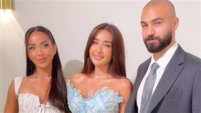 أم البنات..والدة هنا الزاهد تتألق بإطلالة مبهرة وبناتها في خطوبة نور الزاهد