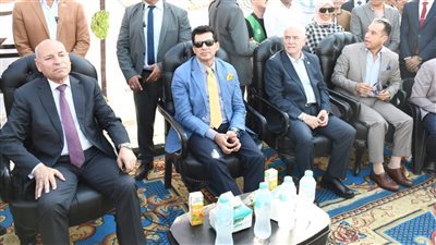 وزير الشباب ومحافظ القاهرة يدشنان بداية المبادرة بالمطرية