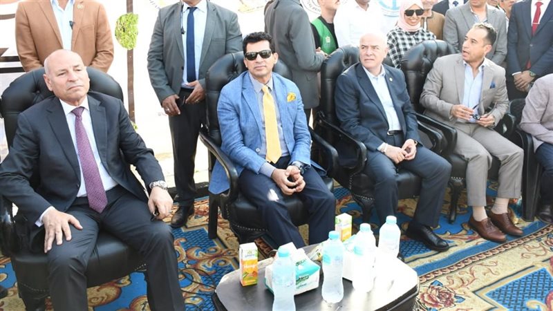 وزير الشباب ومحافظ