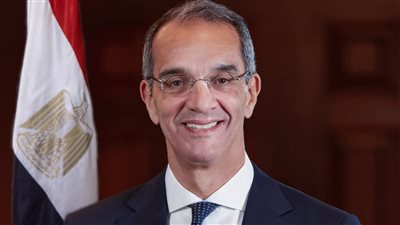 وزير الاتصالات يغادر إلى الولايات المتحدة لبحث سبل توسيع آفاق التعاون مع الشرك