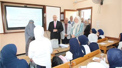 محافظ بني سويف يؤكد أهمية تضافر وتكامل كل الجهود في نجاح العملية التعليمية