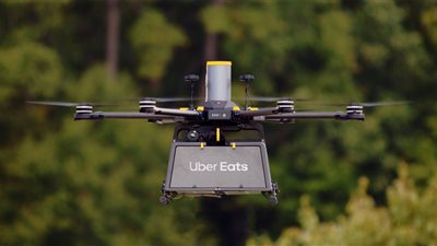 أوبر تعلن عن شراكة واستثمار استراتيجي في شركة فلايتريكس الإسرائيلية 