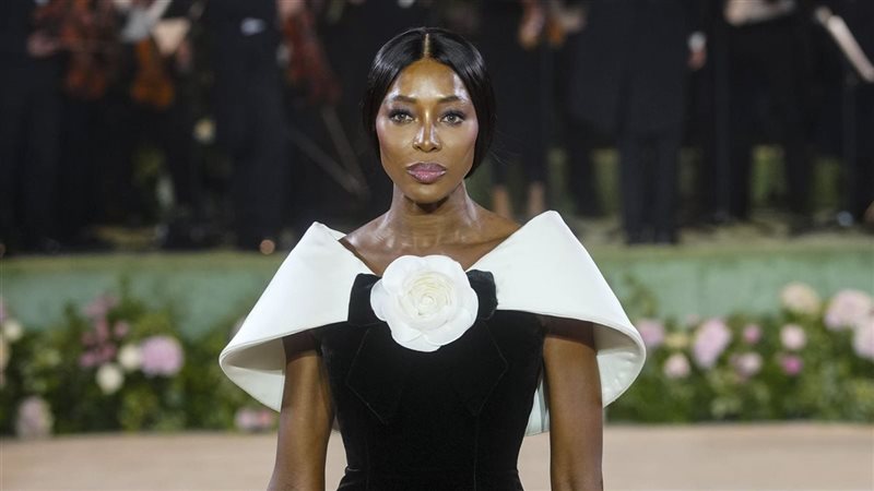 نعومي كامبل 