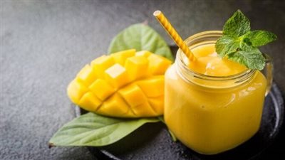 طريقة عمل ميلك شيك المانجو المنعش بخطوات سهلة وطعم لا يقاوم