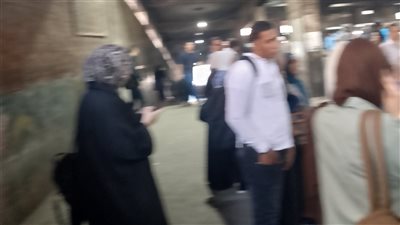 العذاب ألوان في مواقف القليوبية.. زحام شديد والسائقون يستغلون الأزمة