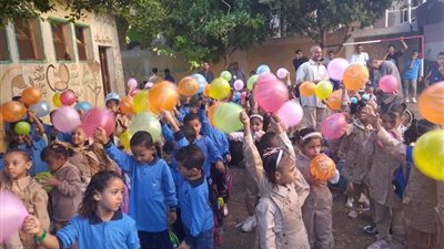 ثاني أيام الدراسة.. انتظام صفوف رياض الأطفال والمرحلة الابتدائية في قنا | صور