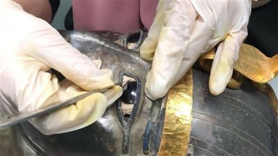 يعيد إلى الأثر قيمته.. صفحة متحف التحرير تسلط الضوء على مجهودات قسم الترميم