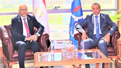 تعاون مشترك بين وزارة العمل والسويس لدعم فرص التشغيل ودمج ذوي الهمم