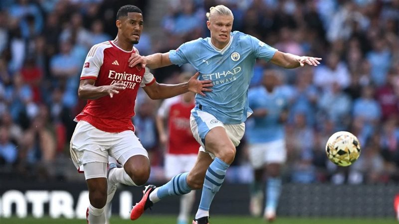 صراع بالكرة بين هالاند